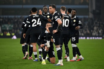 开云官网-恩佐&amp;amp;凯塞多本赛季英超已8张黄牌，32轮前再吃2黄将停赛两场